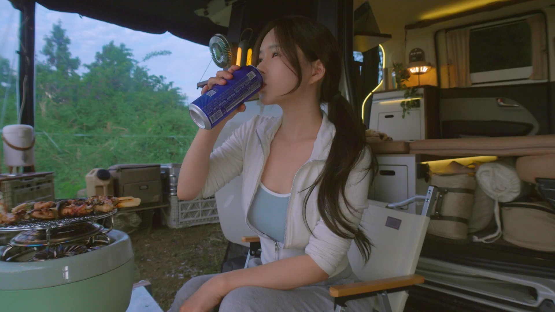 甘南藏乡也有簪花姑娘：身上服饰都是传家宝